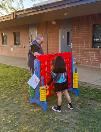 father daughter playing giant game