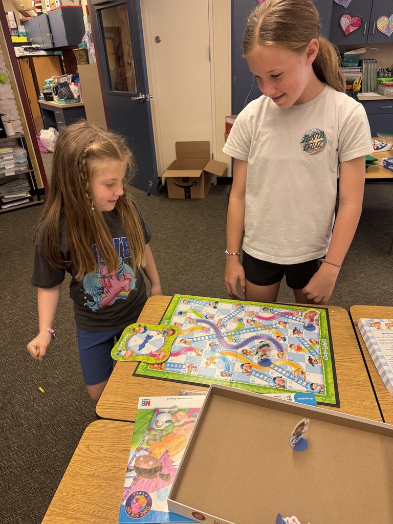 students playing candyland