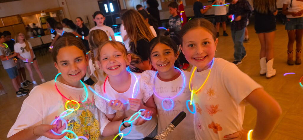 girls with glow sticks