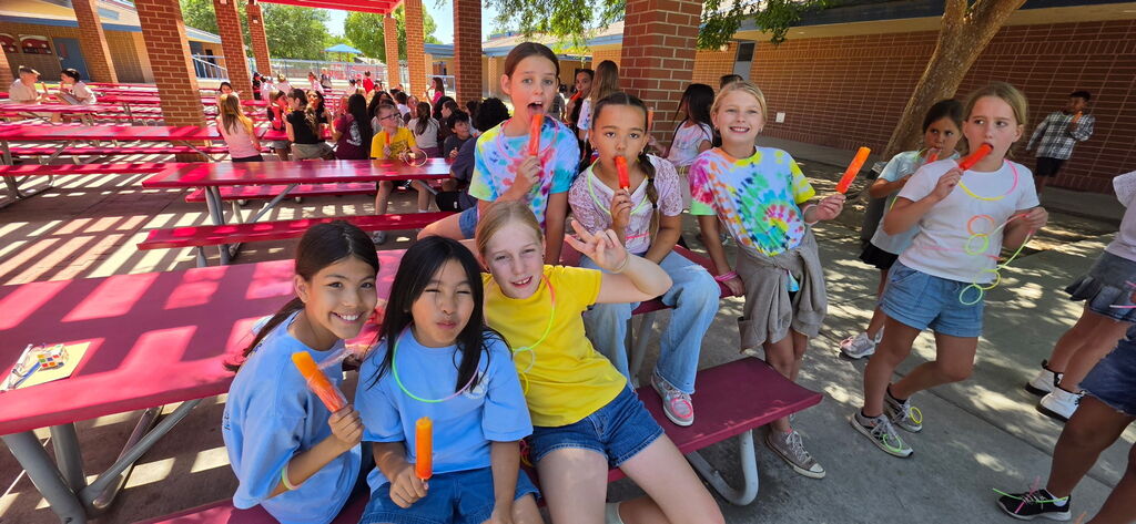 girls with popsicles