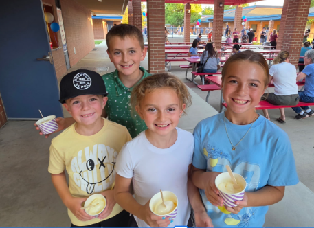 kids with ice cream