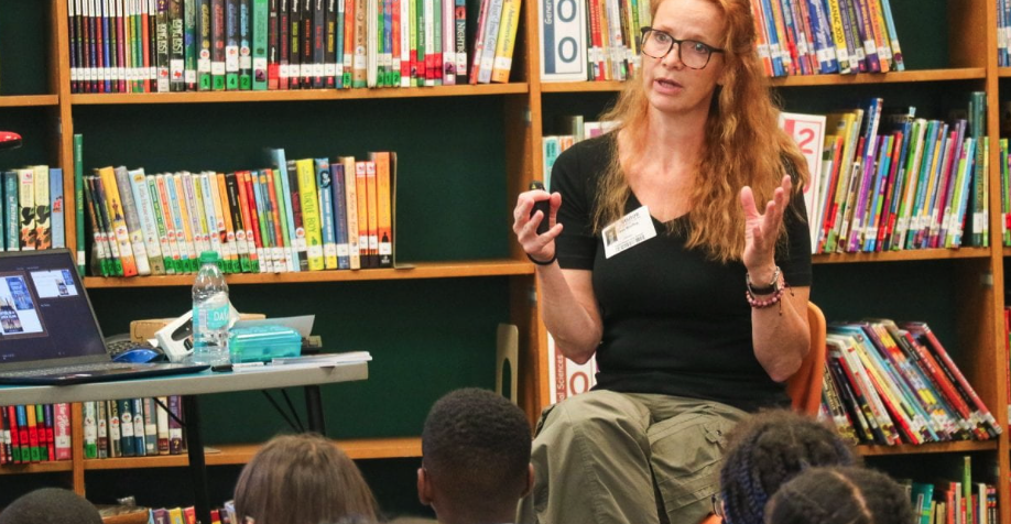 Mystery author teaches Gattis students about her craft