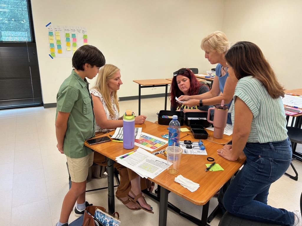 Chanlder Oaks student talking to teachers in IB workshop