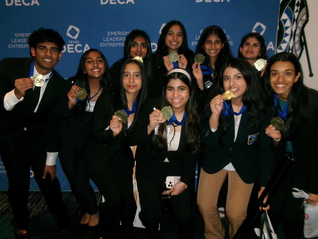 DECA Goes to State Competition!