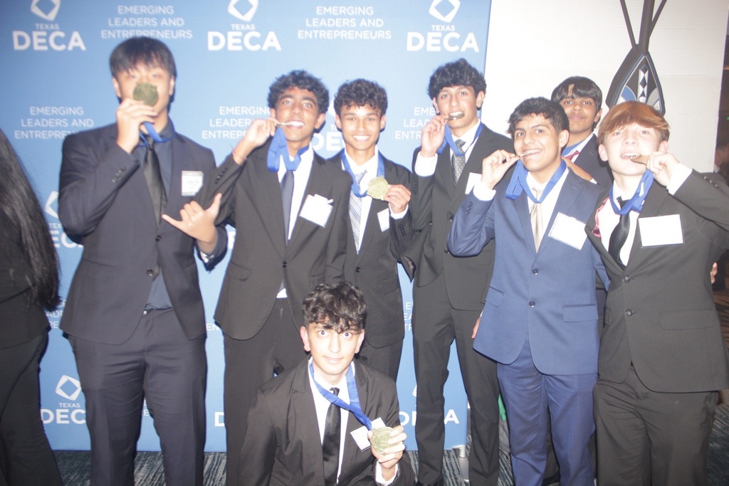 DECA Goes to State Competition!