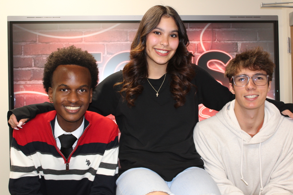 Three primary broadcast students for Early College