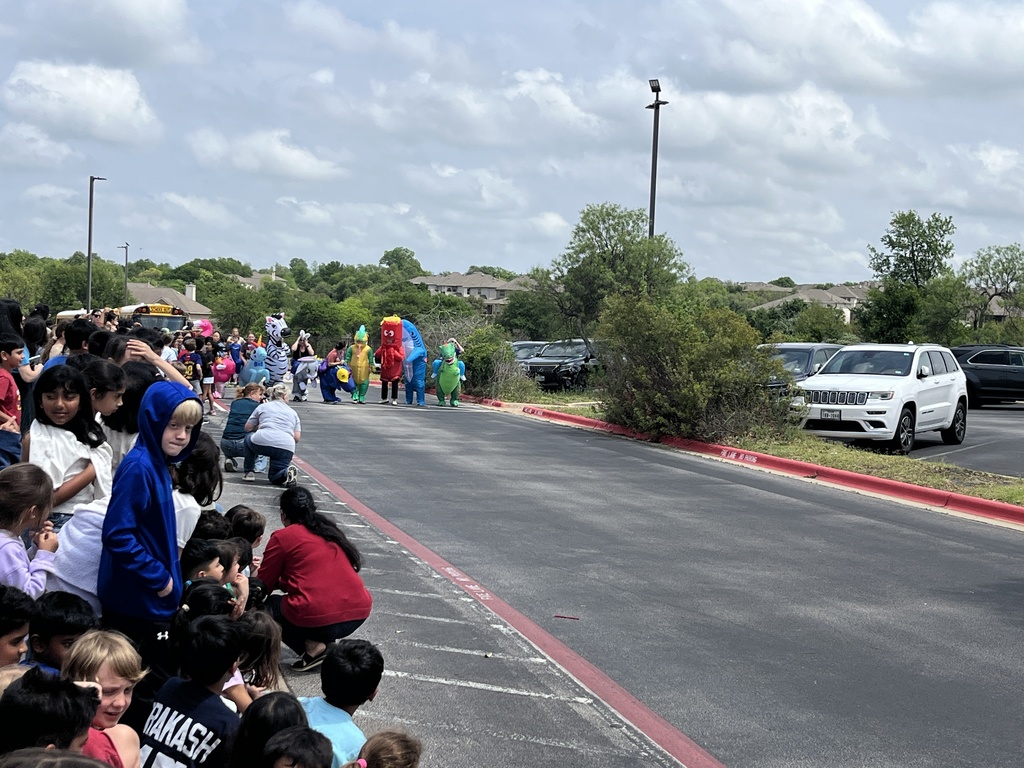 The kids outside waiting for the run of inflatables to begin. 
