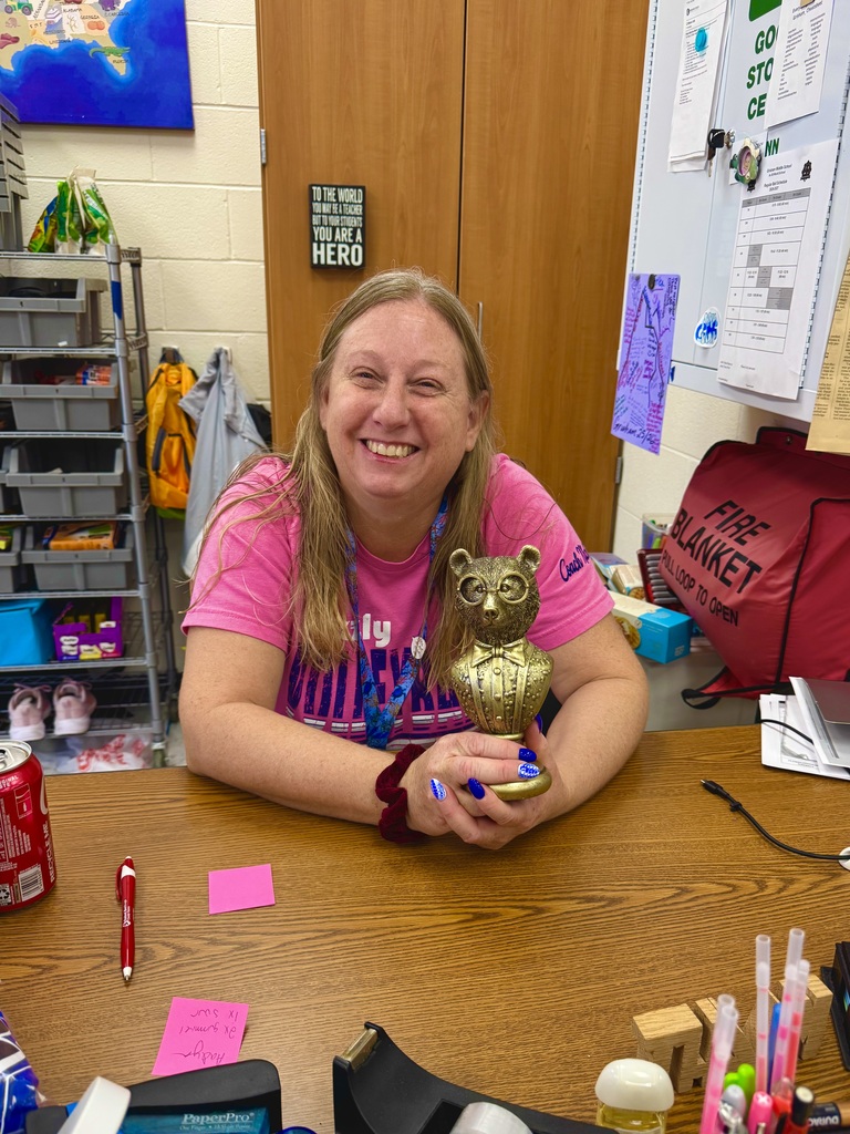 Ms. Macht wins the Golden Grizzly!