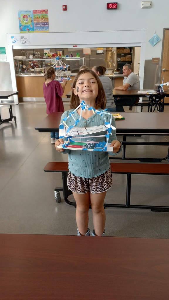 We had a great start to the school year at Roundup Elementary School! The students had fun with projects, team building, Homecoming and class recognition!  Great start Panthers!