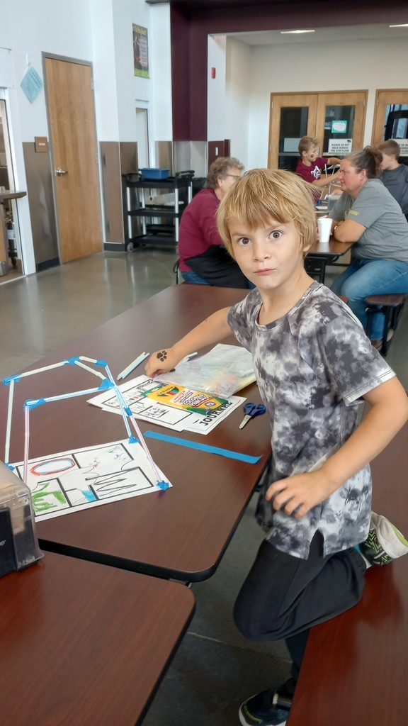 We had a great start to the school year at Roundup Elementary School! The students had fun with projects, team building, Homecoming and class recognition!  Great start Panthers!