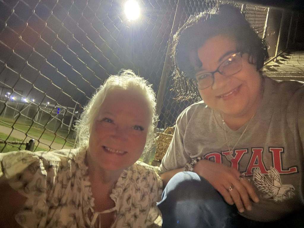 🌅 Thank you to Mayor Daphne Kirby and Pastor Mireya Martinez for donating gifts & joining us bright and early to celebrate the RHS Class of 2026 at Senior Sunrise! 💙❤️ #WeAreRoyal #FalconPride #InvestingInOurTomorrow
