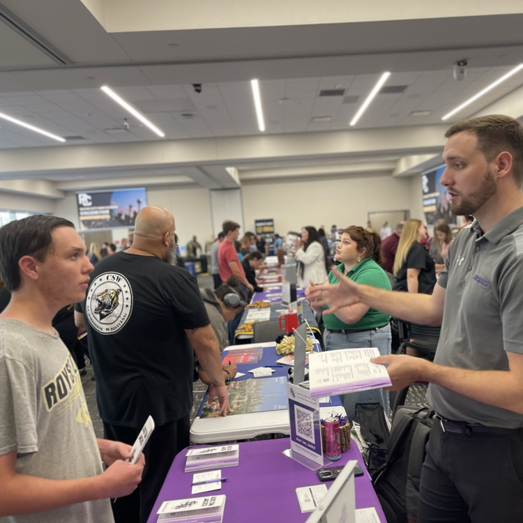 Student inquires about college