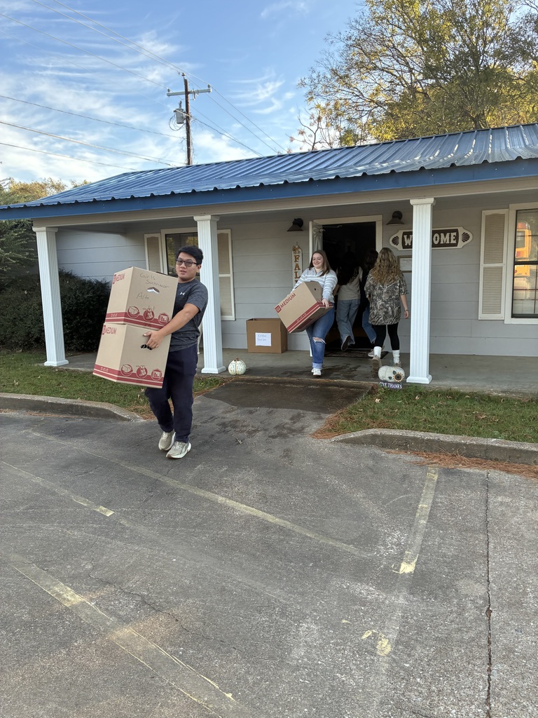Annie Closet Volunteers - NHS