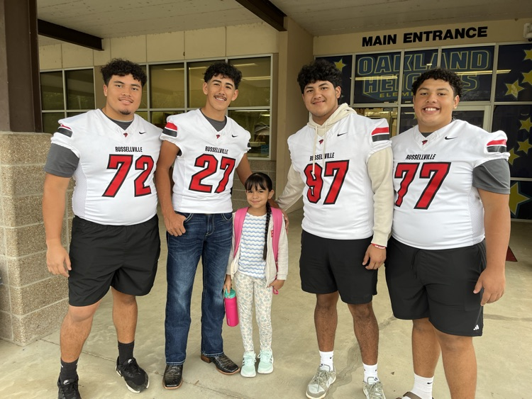 Cyclone Football team greeters