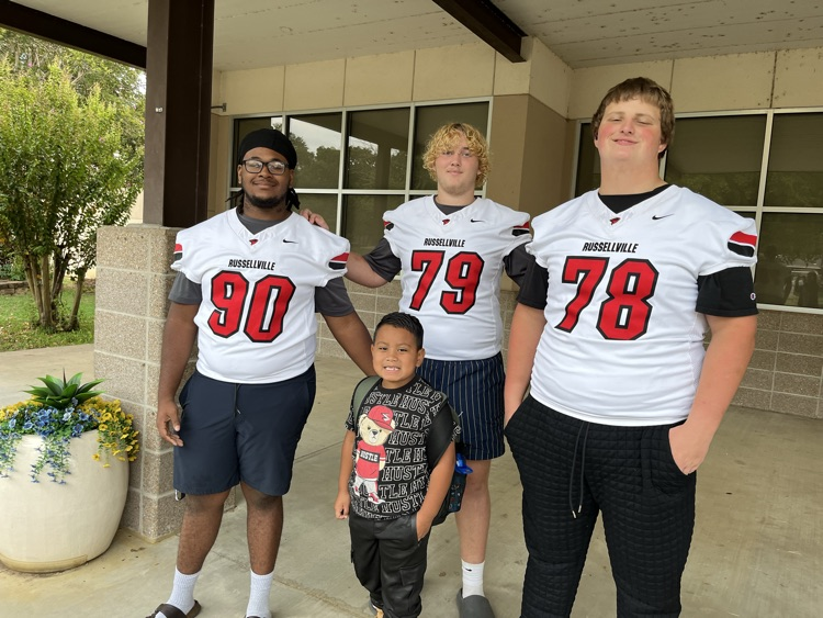 Cyclone Football team greeters