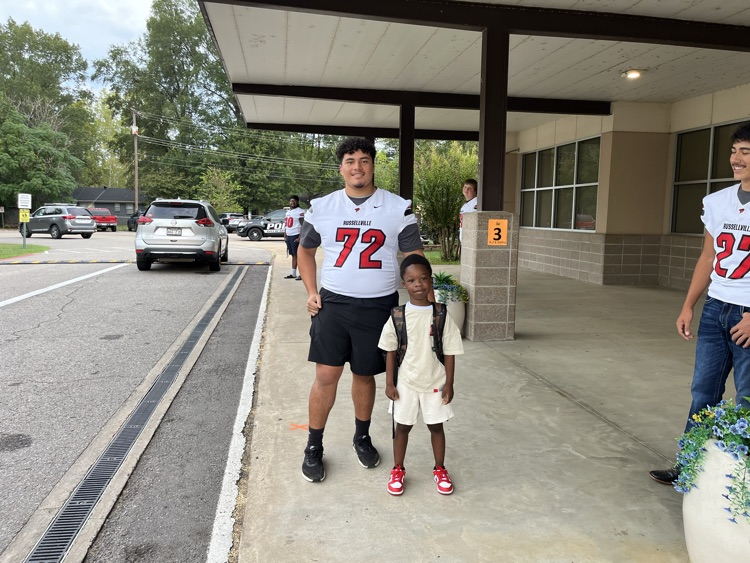 Cyclone Football team greeters