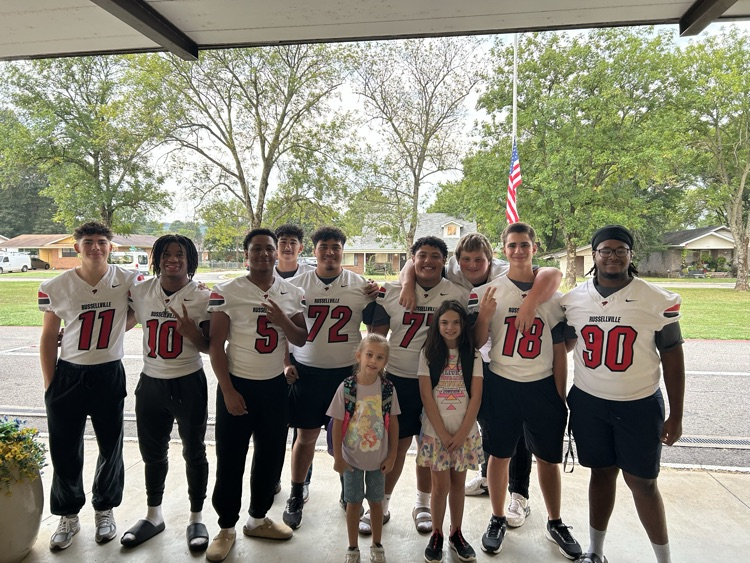 Cyclone Football team greeters