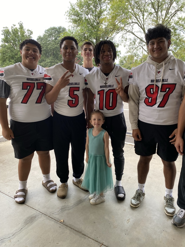 Cyclone Football team greeters