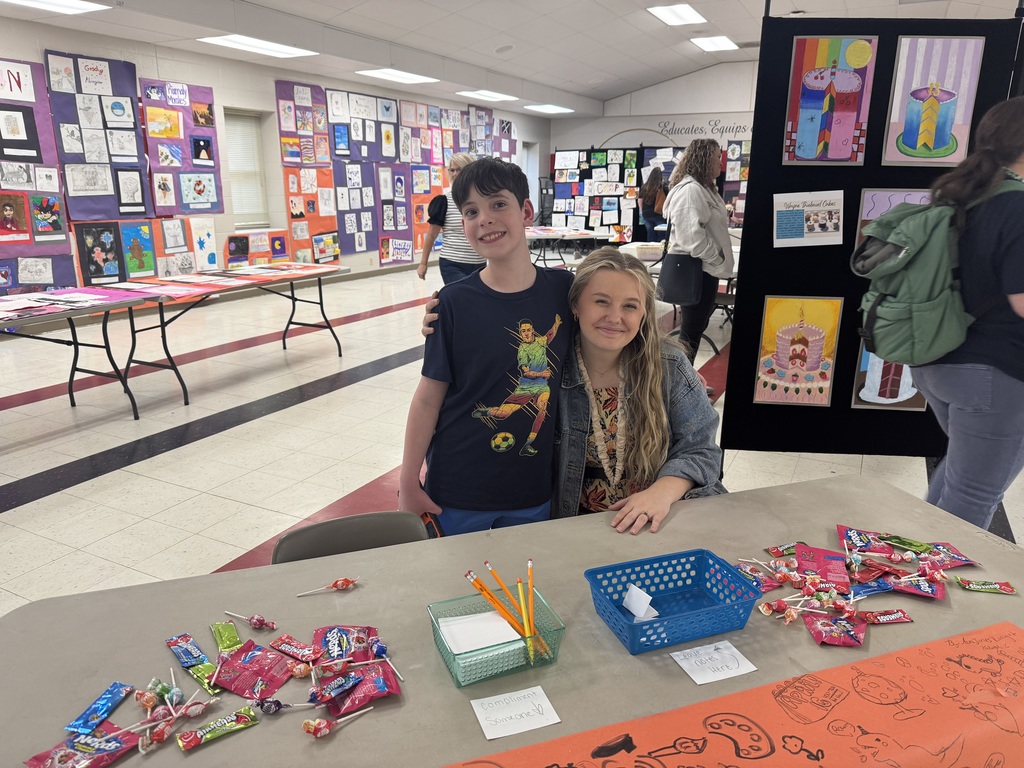 families looking at exhibits