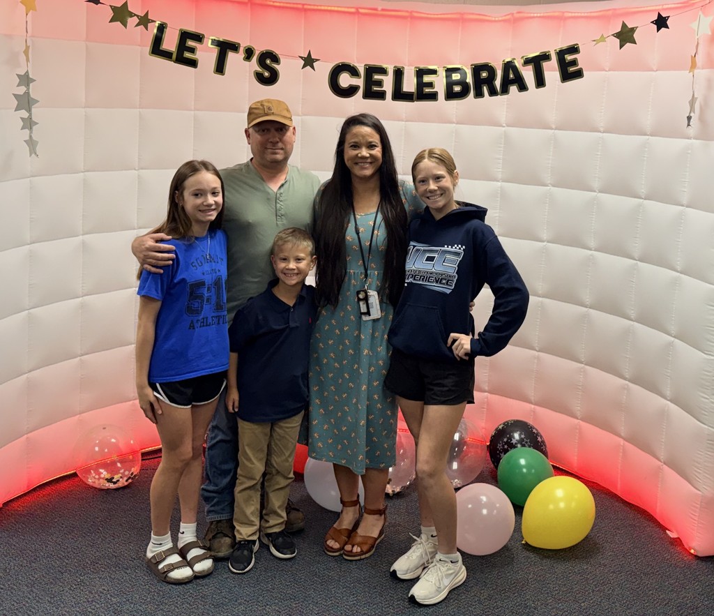 Swift with her family