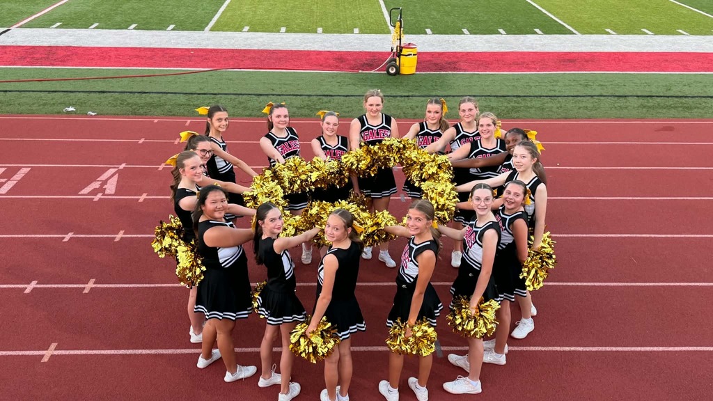 cheerleaders in a circle