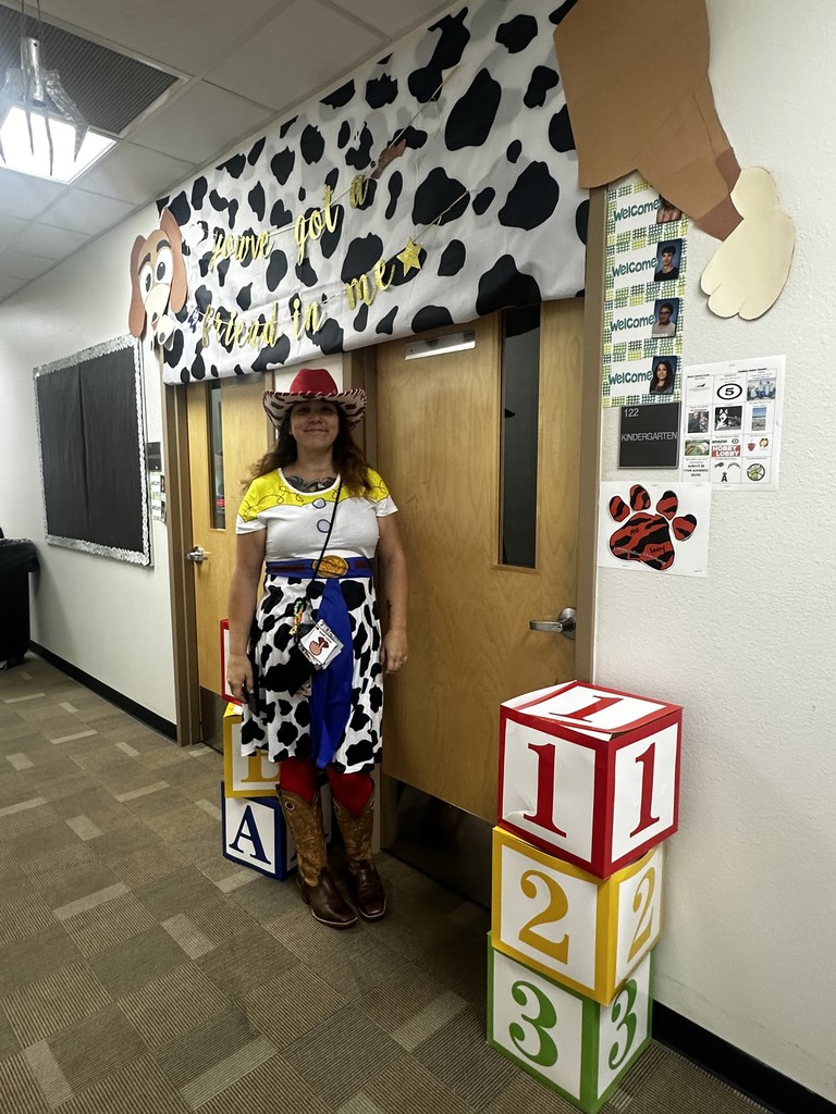 STC Mrs. Lacey's decorated class door