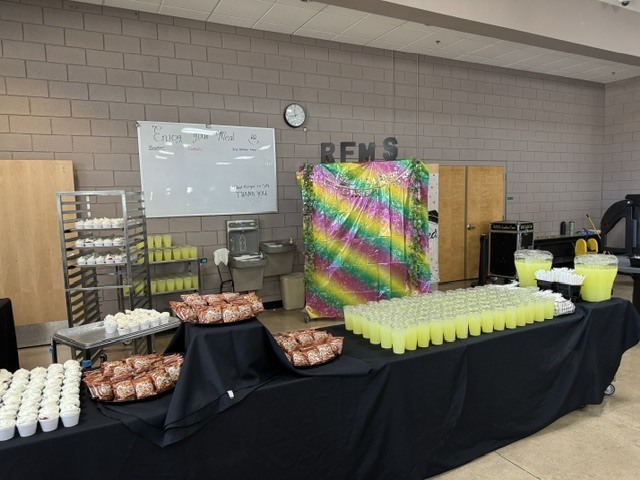 RFMS 8th grade lunch