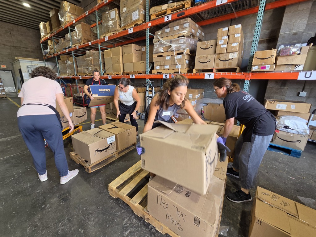 Mirna's Place Volunteers
