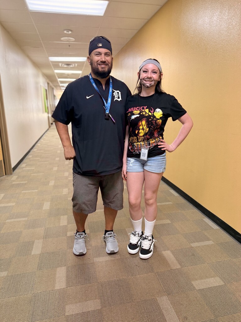 Seeing double, teaching double! 👯♂️🍎 A few extra snaps from Twin Day and Student/Teacher Switch Day because one post just wasn't enough.