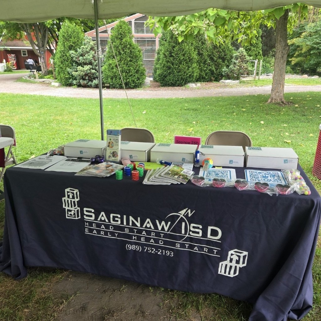 Saginaw ISD Head Start is at the Saginaw Children's Zoo for their free Drop Everything and Read event. Come on out and see us! #SaginawISD #OurStory