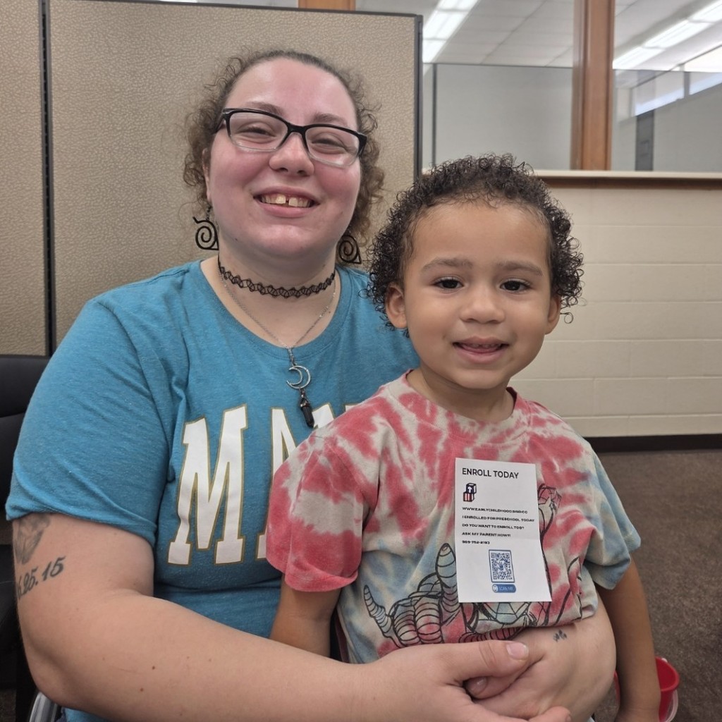 Look who started a preschool enrollment today! Saginaw ISD Preschools are welcoming families to enroll for for the 2025-2026 school year! Call 989-752-2193, but hurry because schools are filling up fast! #OurStory #SaginawISD 