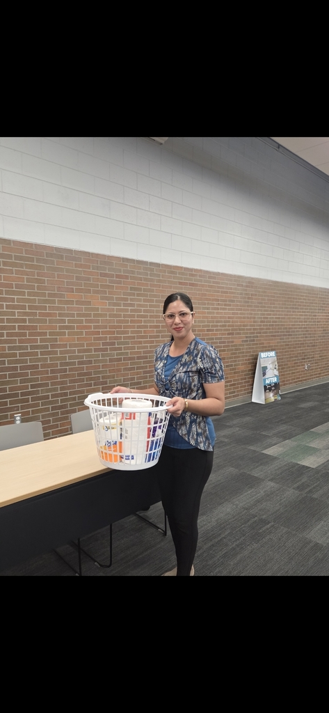 We had 5 happy winners at Jerome Preschool's first Parent Club of the year. Join us for our next Parent Club on October 16th at 3:30! #OurStory #SaginawISD JeromeSTEMCampus