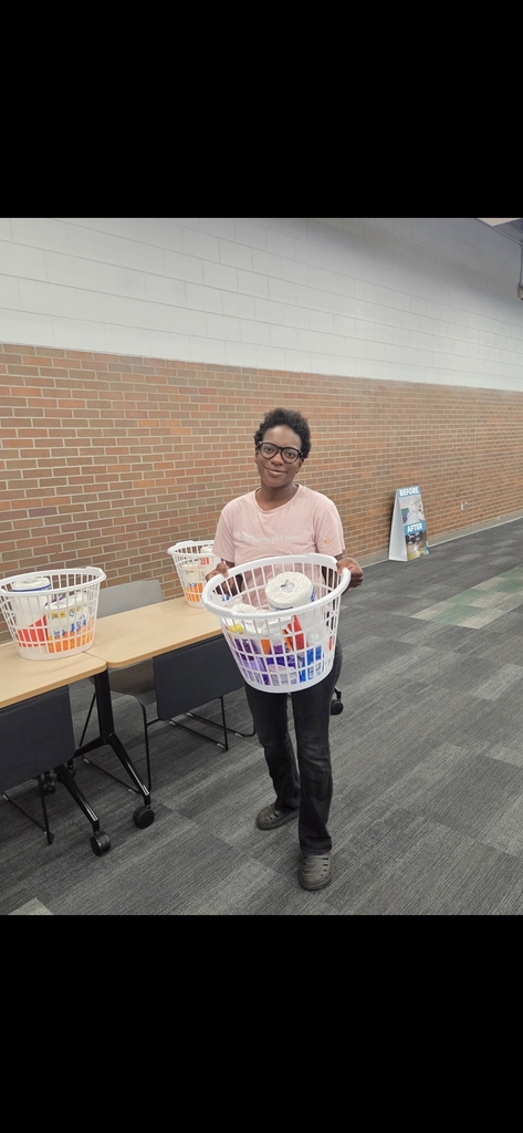 We had 5 happy winners at Jerome Preschool's first Parent Club of the year. Join us for our next Parent Club on October 16th at 3:30! #OurStory #SaginawISD JeromeSTEMCampus