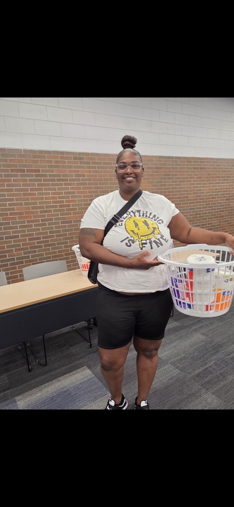 We had 5 happy winners at Jerome Preschool's first Parent Club of the year. Join us for our next Parent Club on October 16th at 3:30! #OurStory #SaginawISD JeromeSTEMCampus