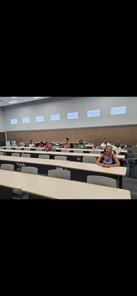 We had 5 happy winners at Jerome Preschool's first Parent Club of the year. Join us for our next Parent Club on October 16th at 3:30! #OurStory #SaginawISD JeromeSTEMCampus