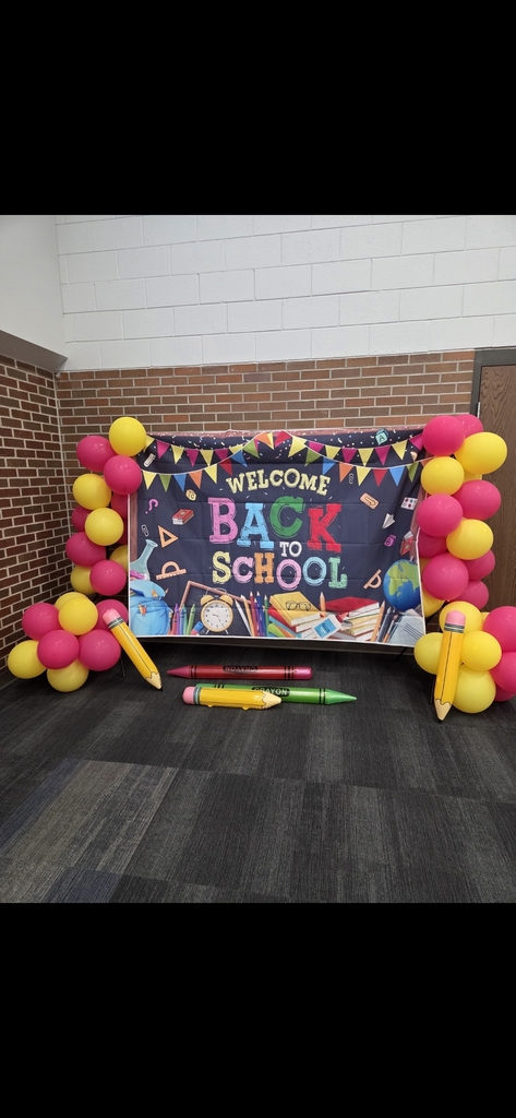 We had 5 happy winners at Jerome Preschool's first Parent Club of the year. Join us for our next Parent Club on October 16th at 3:30! #OurStory #SaginawISD JeromeSTEMCampus