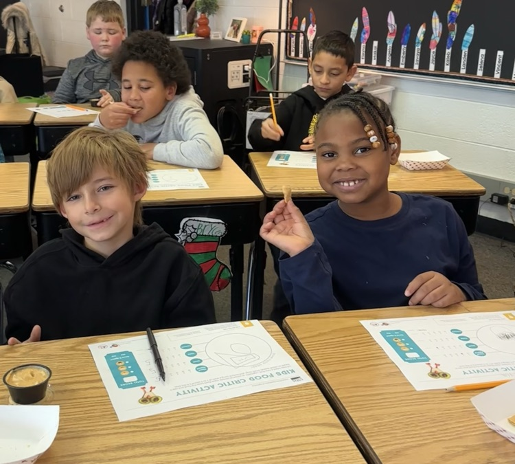 students with pumpkin dip 