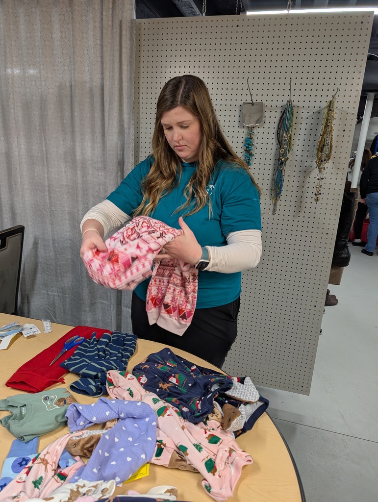 Organizing Jamie's Boutique pt2