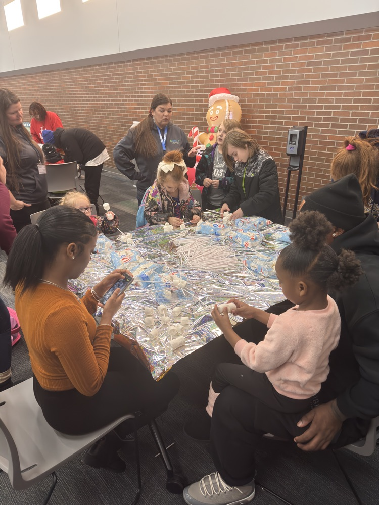 Families at Jerome’s December Parent Club.