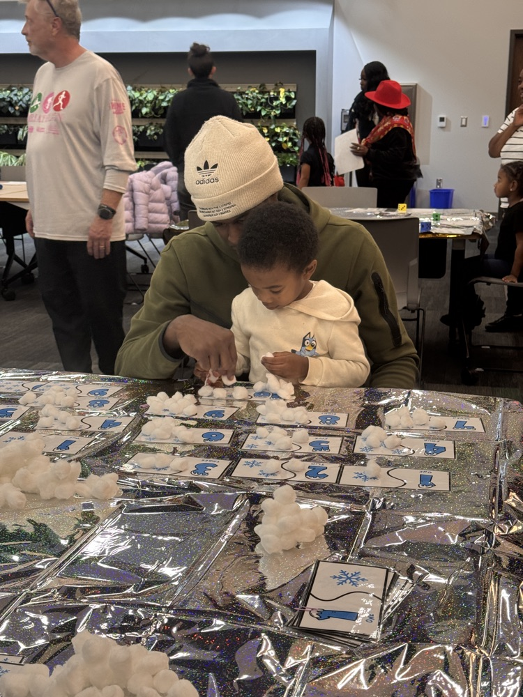 Families at Jerome’s December Parent Club.