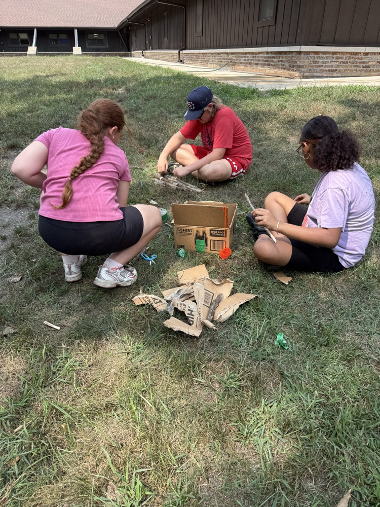 kids building boats