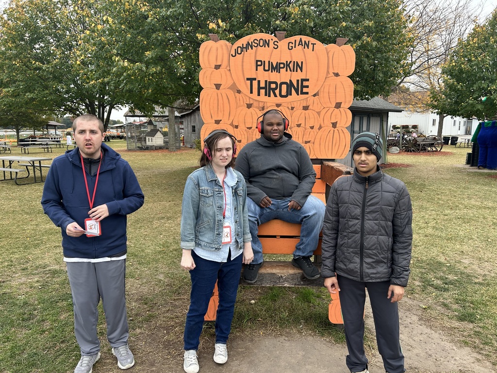 Students enjoying their time at Johnson's Pumpkin Farm