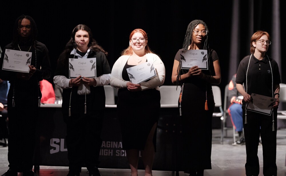 Saginaw United students receive scholarships at ceremony