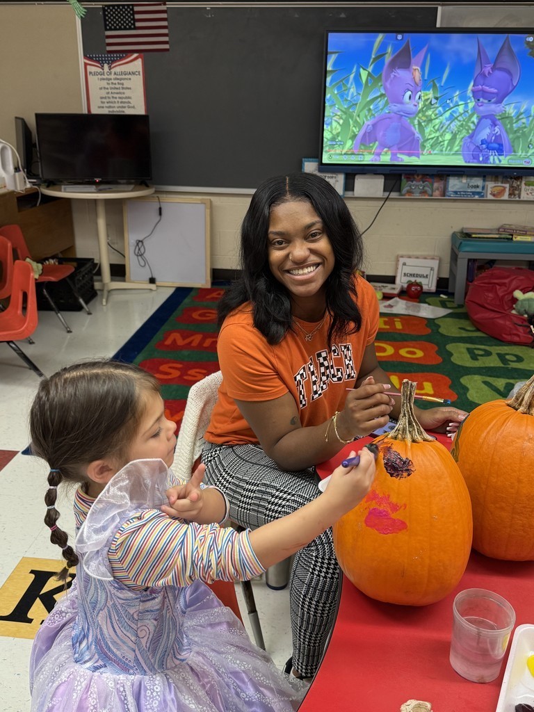🎃 A HUGE thank you to Schomaker Farms! 🎃 We are so grateful to Schomaker Farms for their generous donation of 20 beautiful pumpkins for Mrs. Simpson’s and Mrs. Oravitz’s classrooms! The pumpkins were a big hit, and the students had an absolute blast! 🎉 Your kindness truly made this fall season extra special for our students, and we can’t thank you enough for helping create such wonderful memories! 🍂🎃 