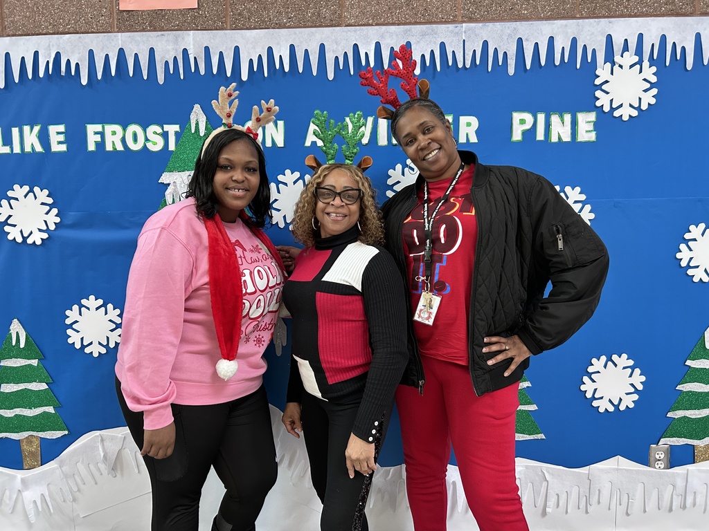 Students and Staff celebrate Holiday Hype Days