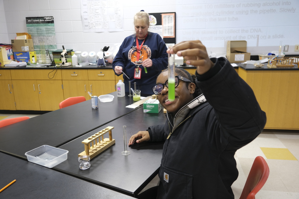 Students extract DNA from pea plants