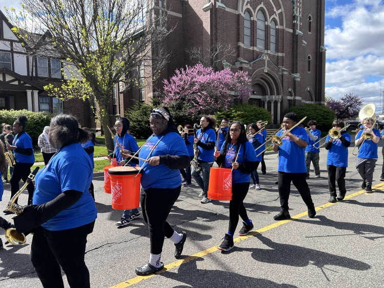 TMS Students in the Cinco De Mayo Parade