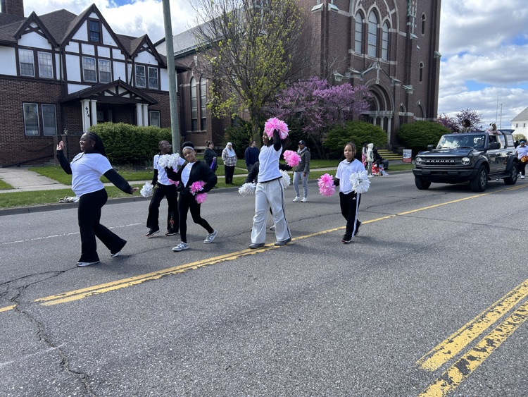 TMS Students in the Cinco De Mayo Parade