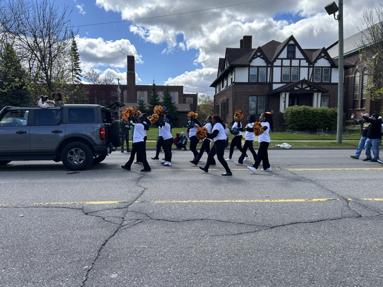 TMS Students in the Cinco De Mayo Parade