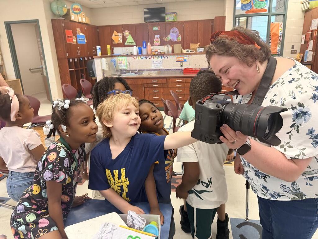 Photographer visits Loomis students